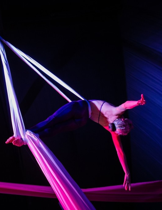 Aerial Hoop Porn - Showing Porn Images for Aerial silk trapeze porn | www.porndaa.com